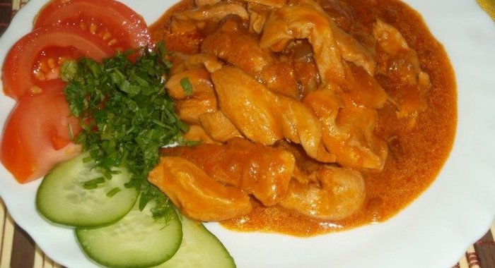 Гуляш из куриного филе