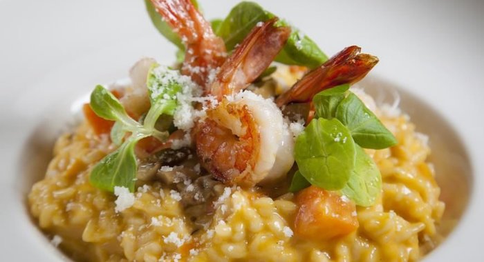 Ризотто с тыквой, креветками и белыми грибами