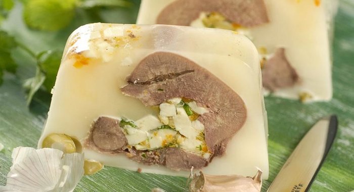 Заливное из фаршированного языка