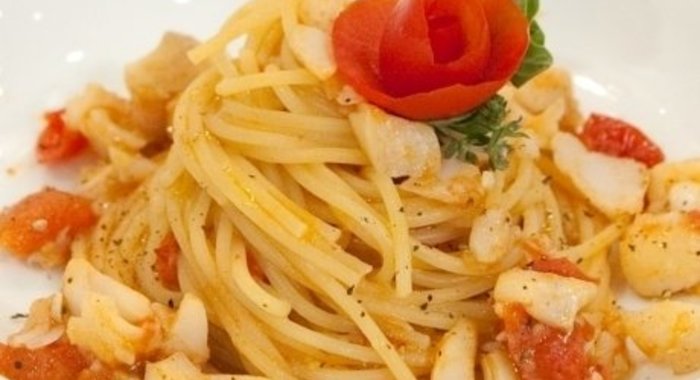 Спагетти с морским петухом и чабрецом