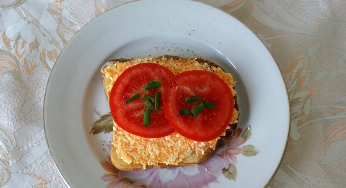 Бутерброды с плавленым сыром и морковью