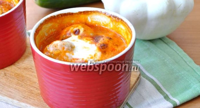 Фрикадельки из кеты в овощном соусе