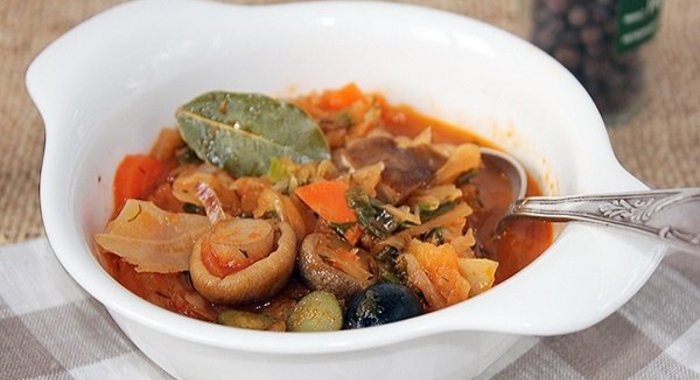 Солянка с шампиньонами