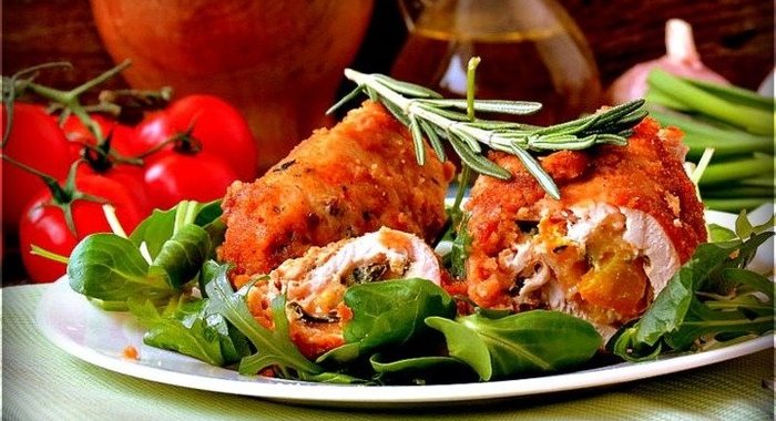 Куриные рулетики с розмарином