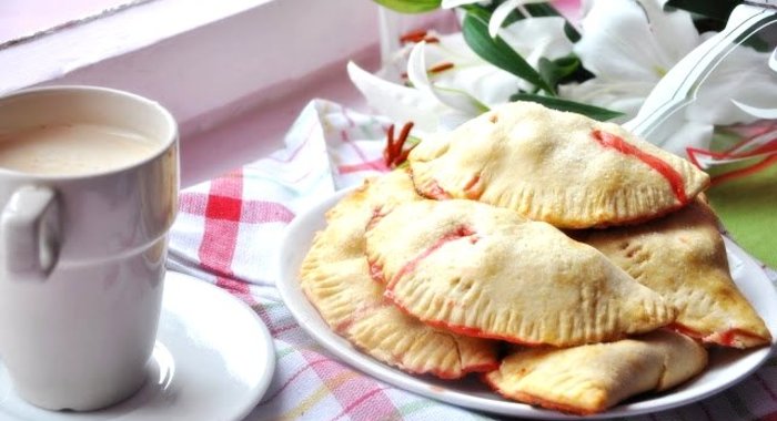 Пирожки с клубникой