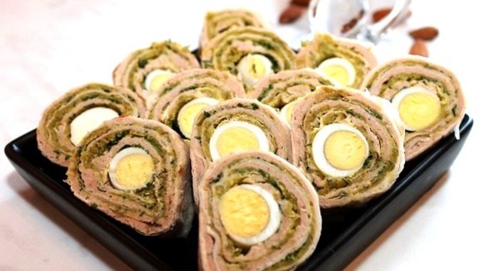 Рулет из лаваша с яйцом