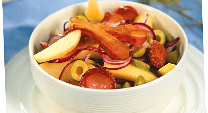 Картофельный салат с копченостями