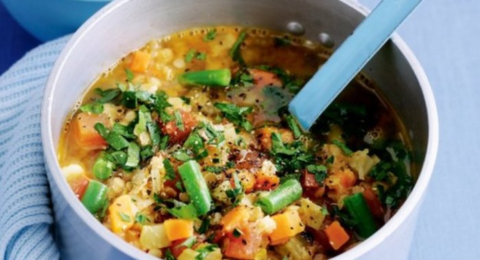Овощной суп с чечевицей и беконом