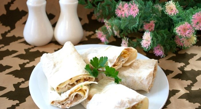 Лаваш с рыбой и сыром