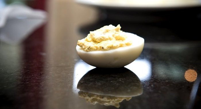Яйца фаршированные желтком