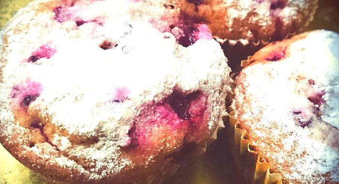 Ванильные маффины с клюквой на молоке