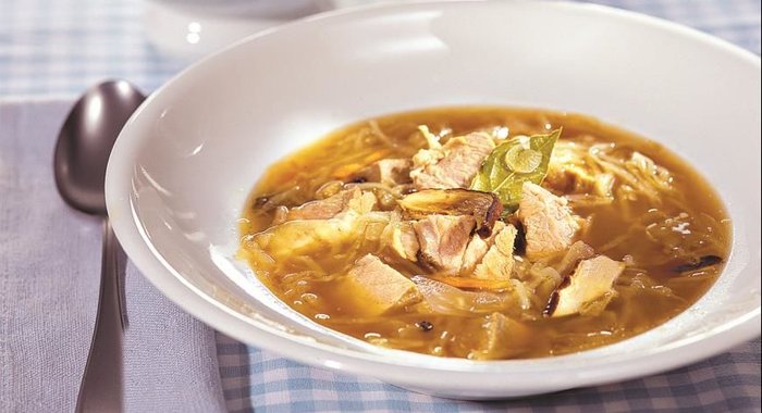 Щи из квашеной капусты с грибами