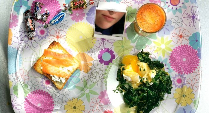 Тосты с лососем и лимонным творогом