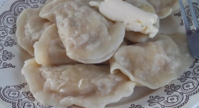 Вареники с квашеной капустой и мясом