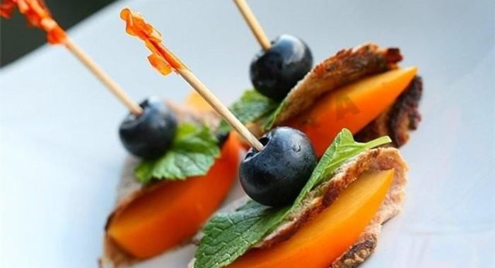 Канапе с жареным мясом