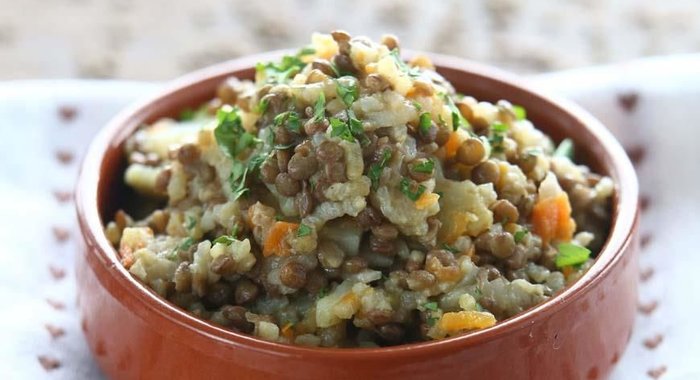 Плов с чечевицей и овощами