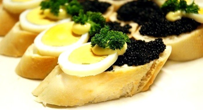 Бутерброд с икрой