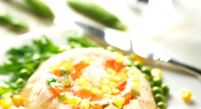 Заливное с яйцами