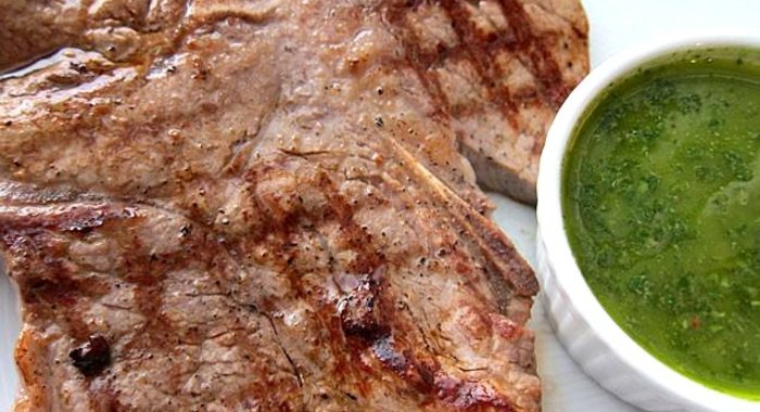 Стейк с соусом Сальса-Верде