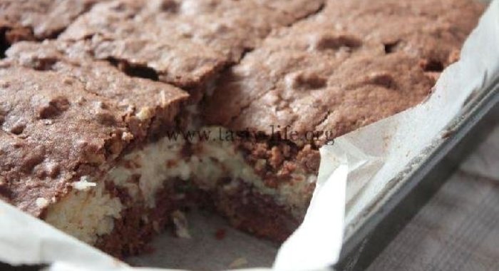 Брауни с кокосовой прослойкой