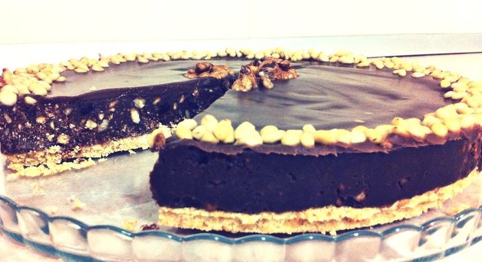 Шоколадно-ореховый торт из печенья