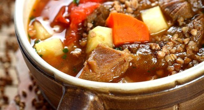 Гречка со свининой в горшочке