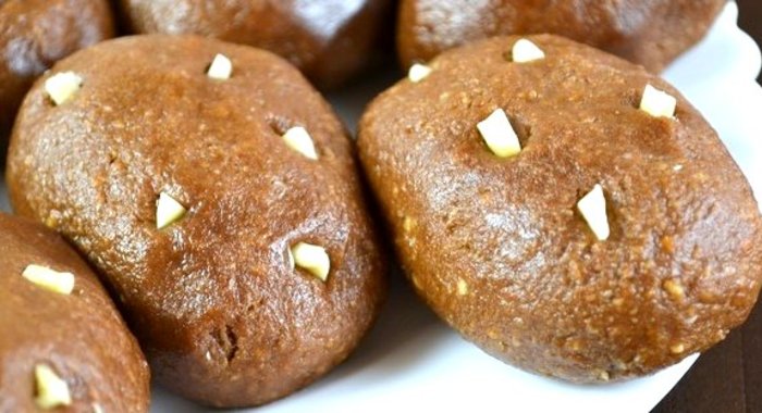 Пирожное Картошка из сухарей и сгущенки