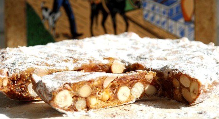 Панфорте (пирог из сухофруктов и орехов)