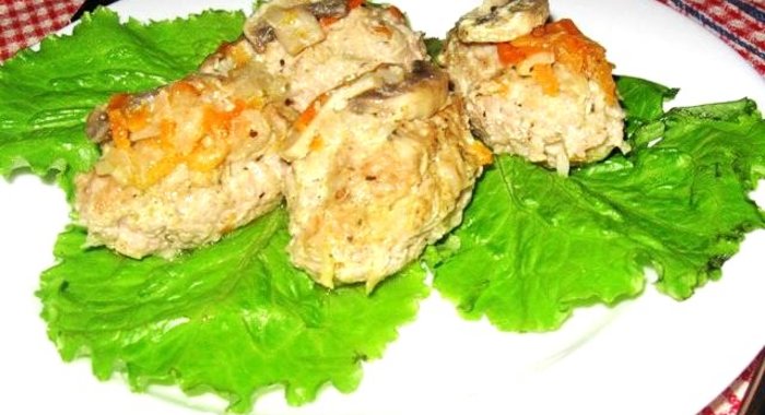 Ленивые голубцы в сметанно-грибном соусе