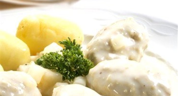 Мясные тефтели с рисом и белым соусом