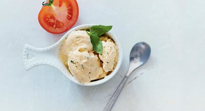 Томатное мороженое с базиликом
