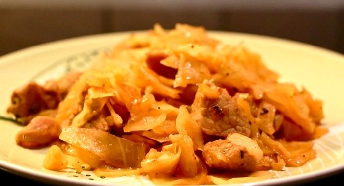 Солянка из кислой капусты с мясом