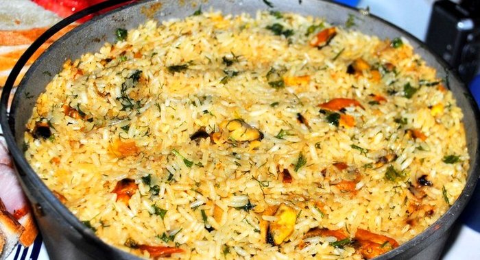 рисовая лапша с мидиями