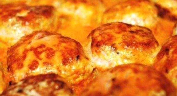 Куриные тефтели под соусом