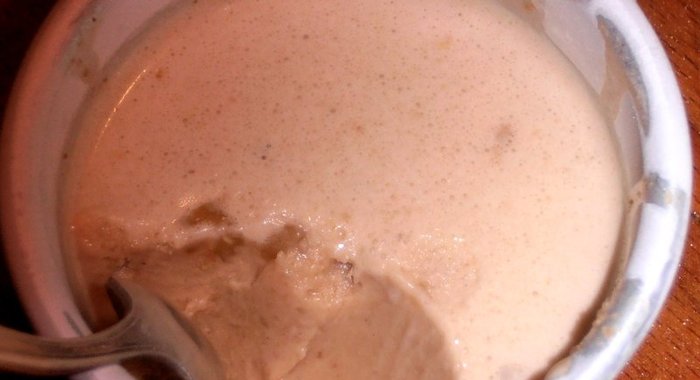 Ореховое мороженое с апельсиновыми цукатами и шоколадом