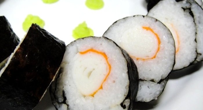 Роллы с крабовыми палочками