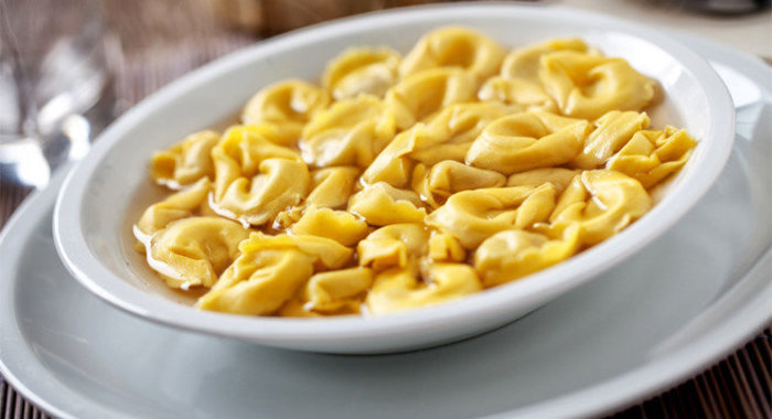 Тортеллини в бульоне