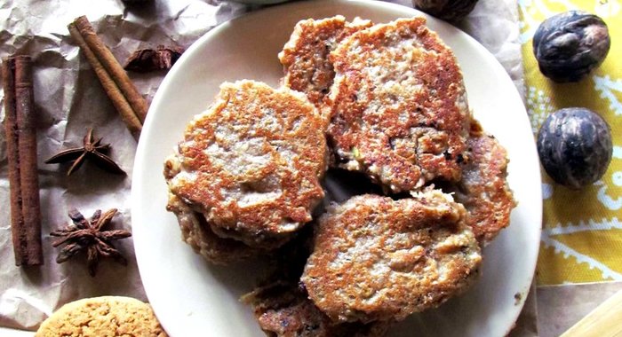 Заварные оладьи с грушей и орехами