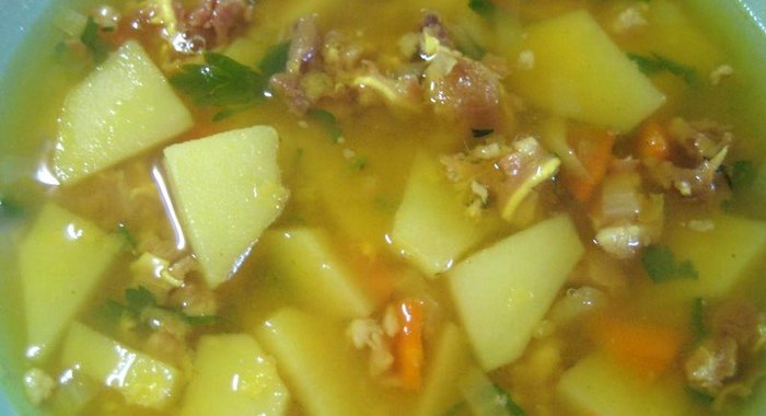 Гороховый суп с копчеными ушками