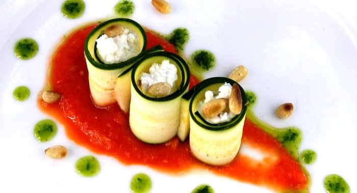 Канапе с кабачком и творогом