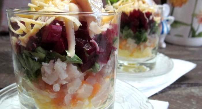 Селедка под шубой с маринованным луком