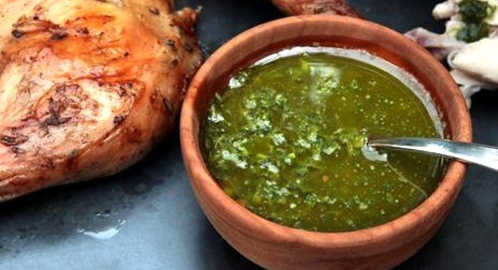 Аргентинский соус чимичурри (chimichurri)