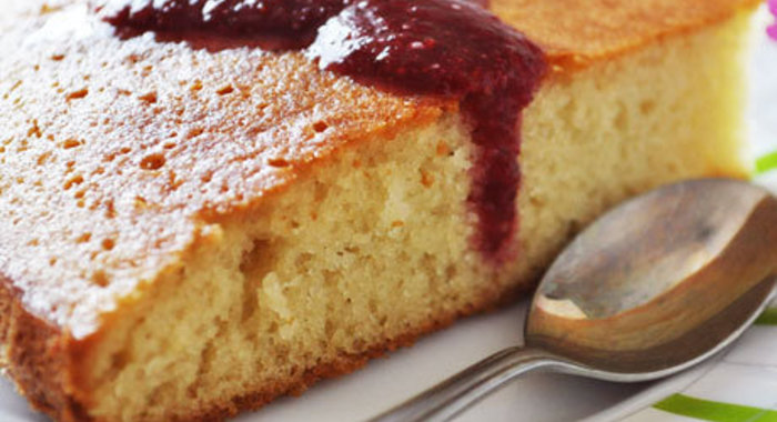 Манник с ягодным соусом