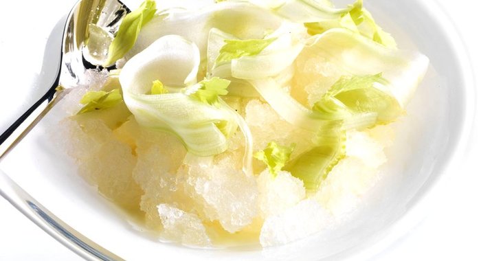 Лимонное парфе с гранитой из шампанского и сельдереем