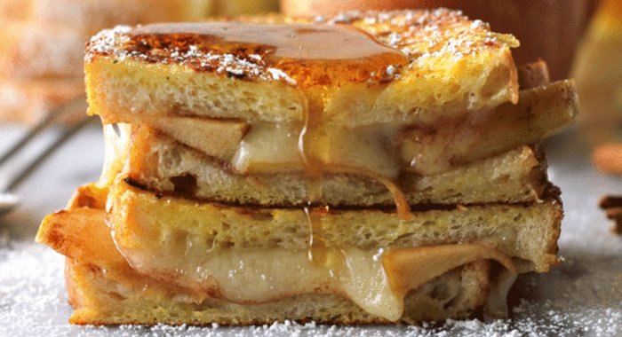 Французский тост с яблоком и сыром