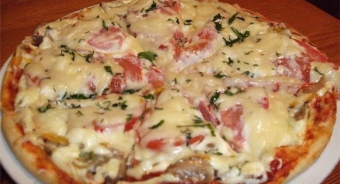 Пицца с колбасой в мультиварке