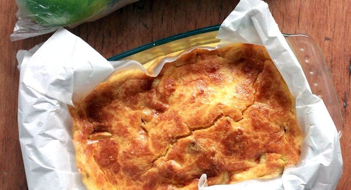 Творожная запеканка с яблоком и корицей