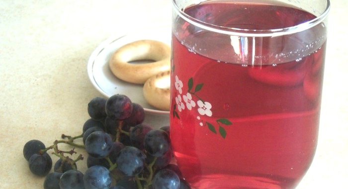 Компот из винограда с мятой