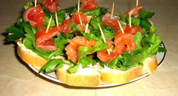 Бутерброды на шпажках