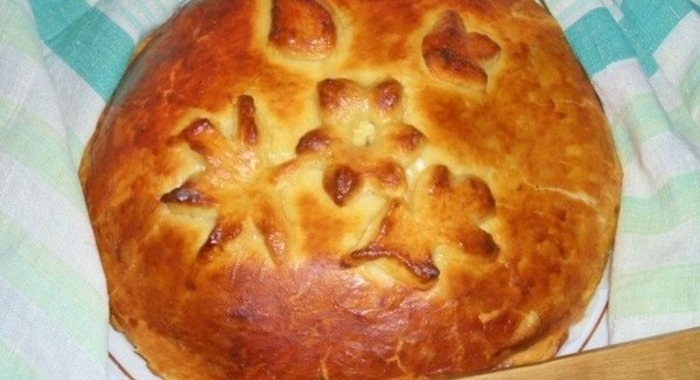 Слоеный пирог с мясом птицы